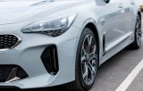 Українці стали купувати більше легкових авто