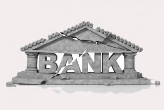 Рашкован спрогнозировал, на сколько банков станет меньше до 2018