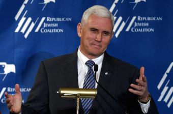 Вице-президент США Пенс признал, что использовал личную почту на работе