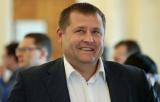 Новая схема: в Днипре за 1,7 млн государственных денег косили траву, когда еще лежал снег