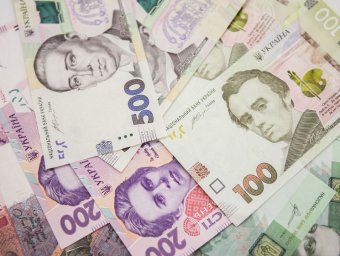 НБУ на 15 грудня послабив курс гривні до 27,41 грн/долар