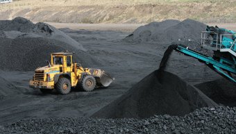 Против компании Ахметова завели дело из-за импорта угля из США
