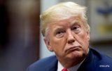 Трамп передумал повышать зарплаты госслужащих
