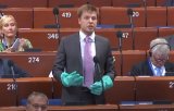 Гончаренко отримав попередження за виступ на ПАРЄ в гумових рукавичках