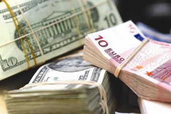 Євро дешевшає до долара напередодні засідання ЄЦБ