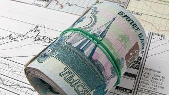 Российский рубль против доллара упал до минимума с 1998 г.