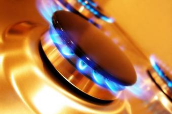 Яценюк обіцяє підняти ціни на всі енергоносії до ринкового рівня