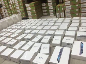 Налоговая милиция в Киеве изъяла технику Apple на сумму более 1 млн грн.