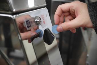 Жетоны в киевском метро заменят билеты с QR-кодом