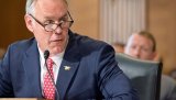 В США проверяют, сколько глава МВД налетал на чартерах