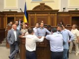 Депутаты объяснили, почему блокируют трибуну