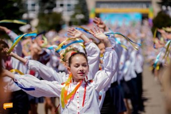 Відео дня: У Вінниці побили рекорд України танцем до Міжнародного дня захисту дітей