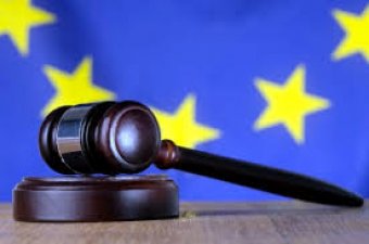 Суд ЕС отказался исключать Азарова из санкционного списка
