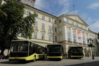 У Львові масово замінять маршрутки великими автобусами