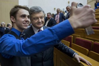 Бюджет-2019: Порошенко отримає мільярд на підтримку молоді