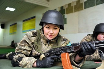 Дівчата-офіцери вперше склали військову присягу в Петропавловську, Казахстан