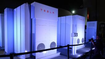 Tesla строит завод по хранению энергии от батарей Powerpack &ndash; самый большой на планете