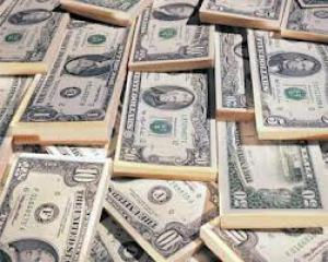 НБУ зобов&rsquo;язав банки продавати 50% власних надходжень в валюті